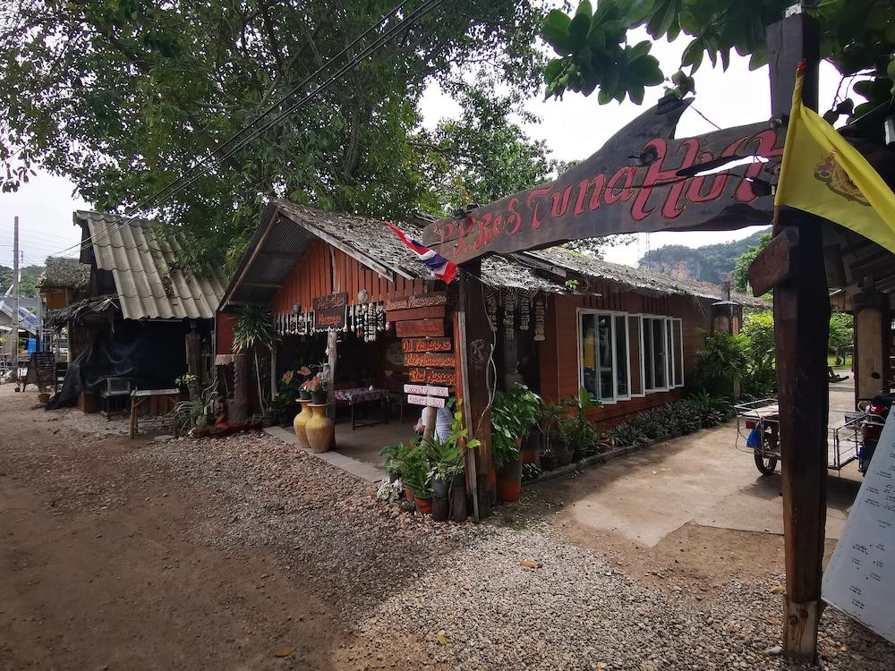 Pp Red Tuna Hut Phi Phi Don Exterior photo
